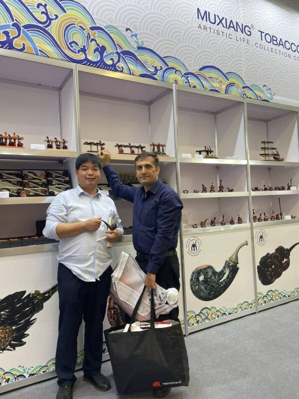 39b1ccaa3260de330205084bb2923b9d